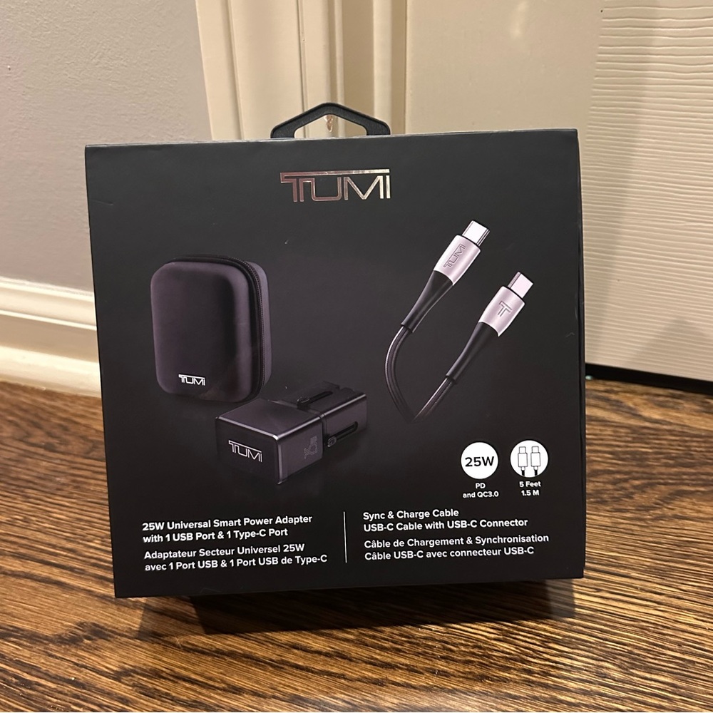 TUMI 25W Power Adapter with USB-C Cable